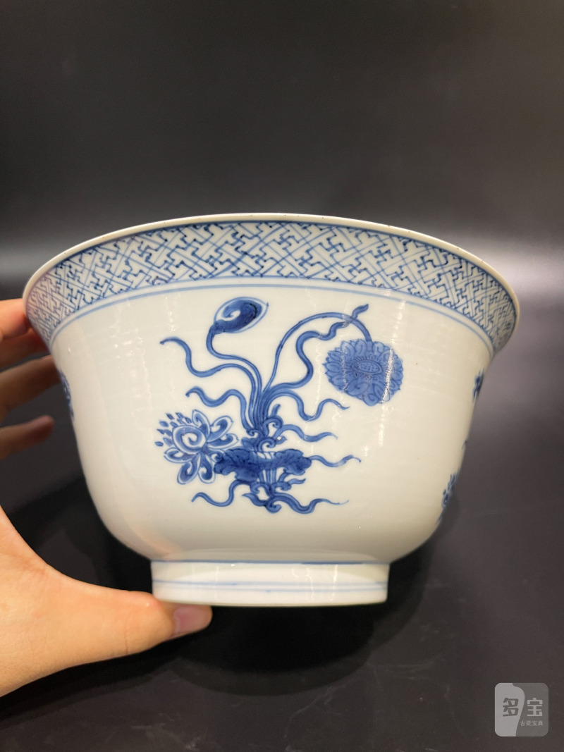 清康熙 青花一束莲纹大碗 - 图2